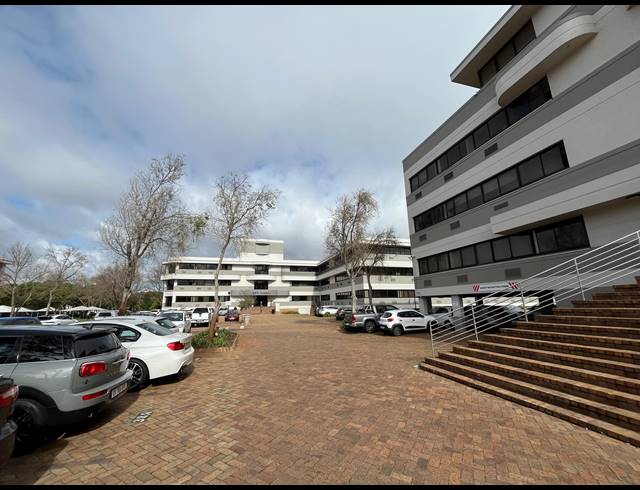 324M² OFFICE TO LET IN PINELANDS
